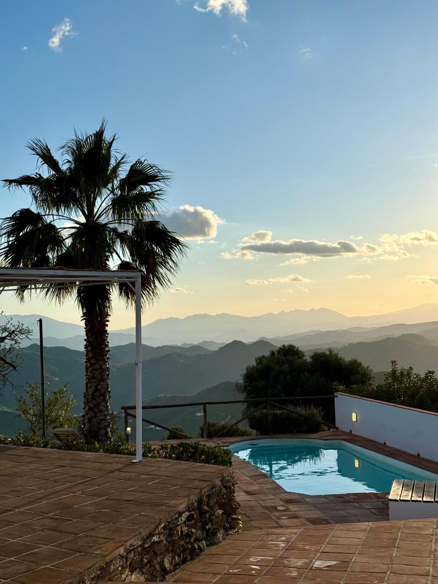 El Cielo, Cortijo En El Corazon De Montanas * Malaga