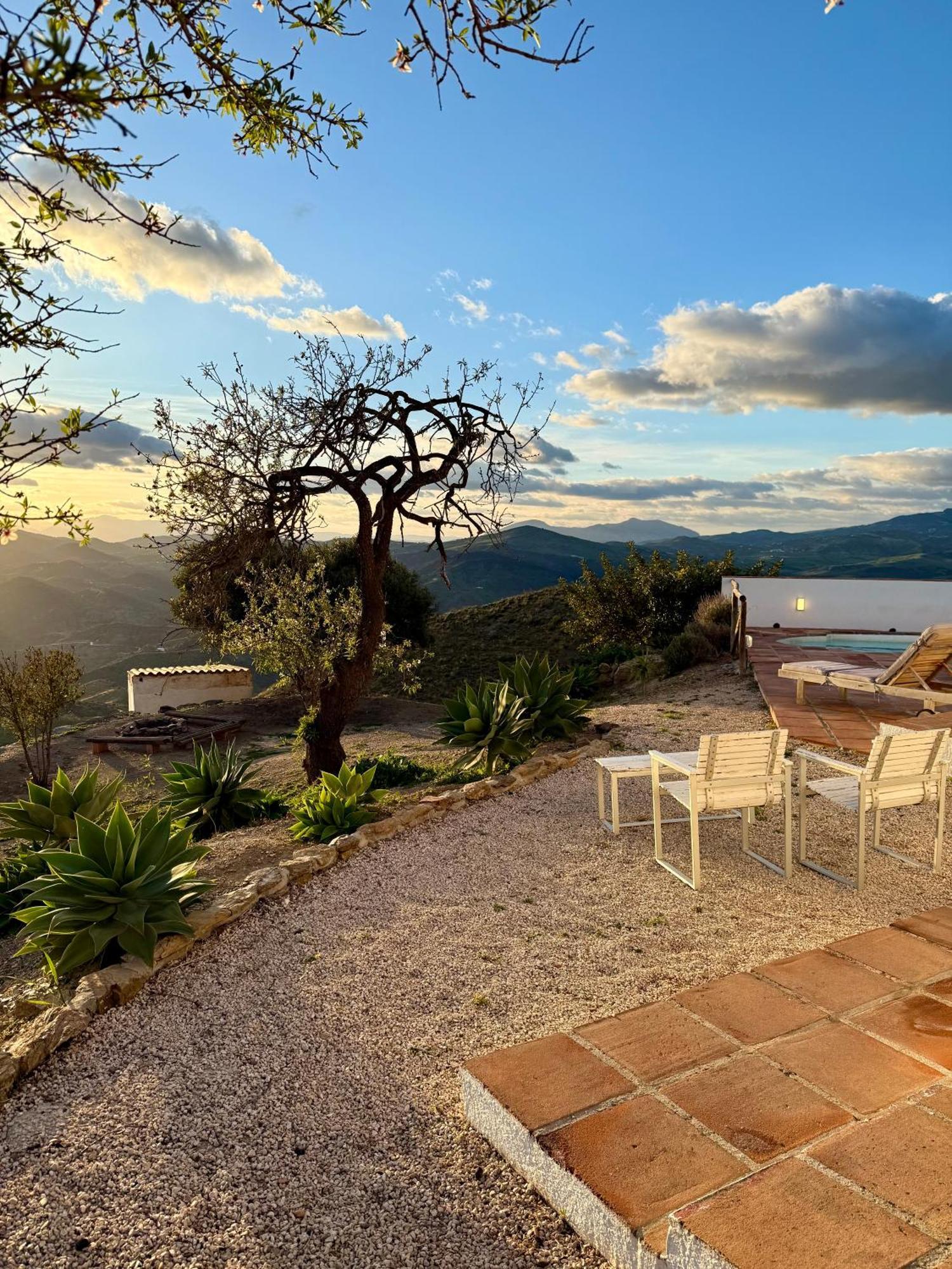 Villa El Cielo, Cortijo En El Corazon De Montanas Malaga